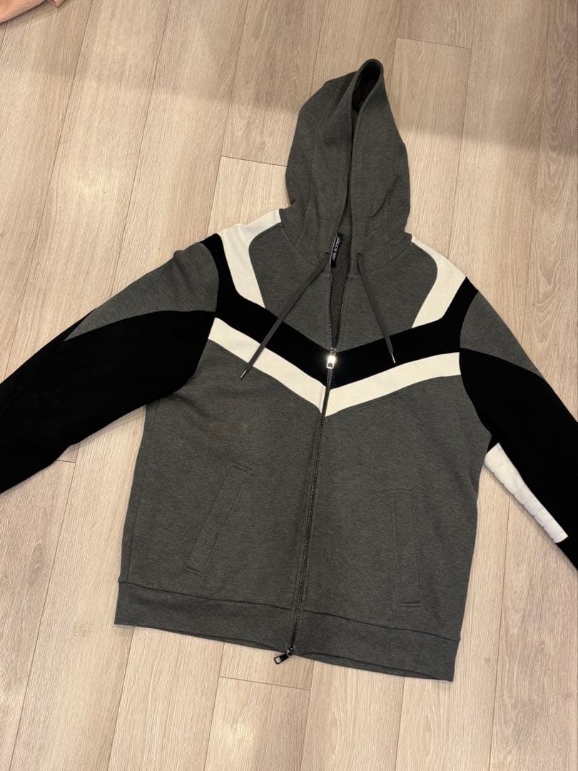 NEIL BARRETT フードパーカー Neil Barrett Thunderbolt パーカー | グレー | FARFETCH JP