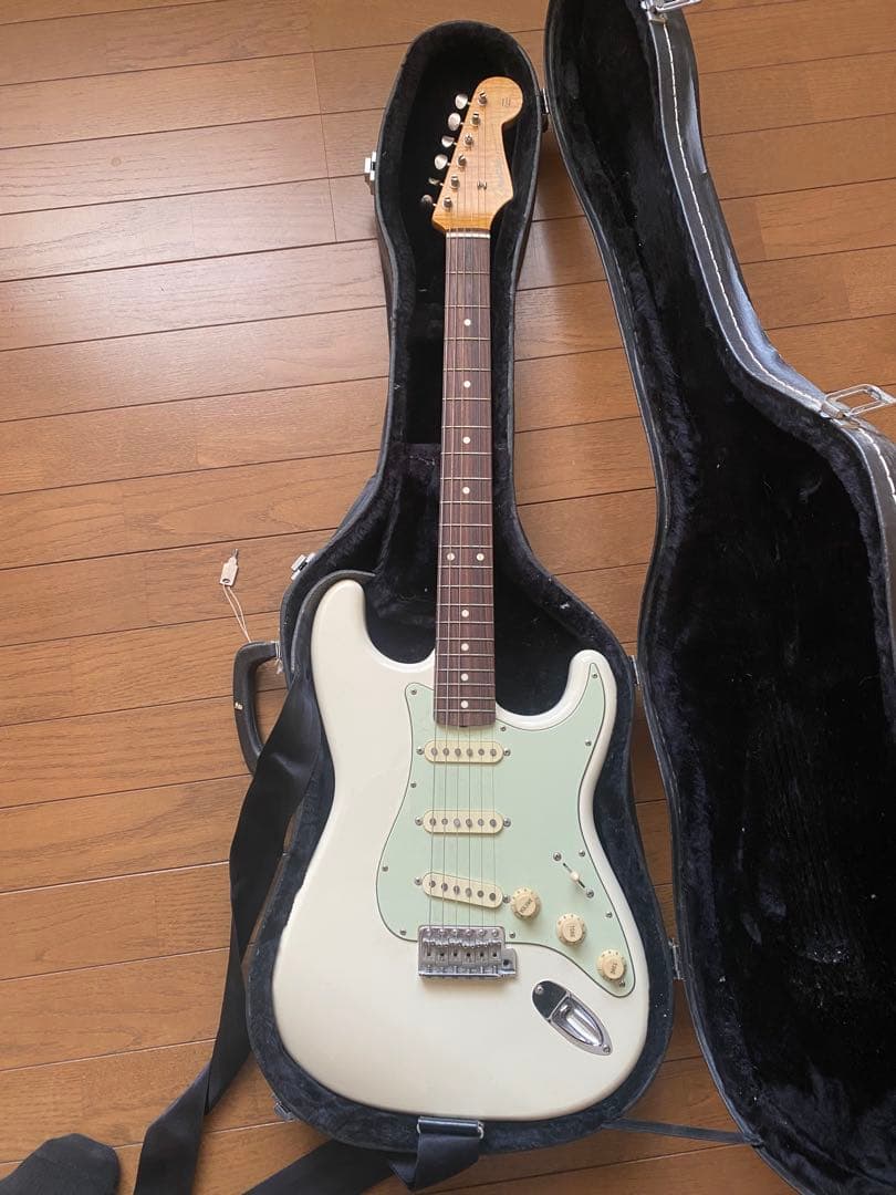 Fender Stratocaster ホワイト