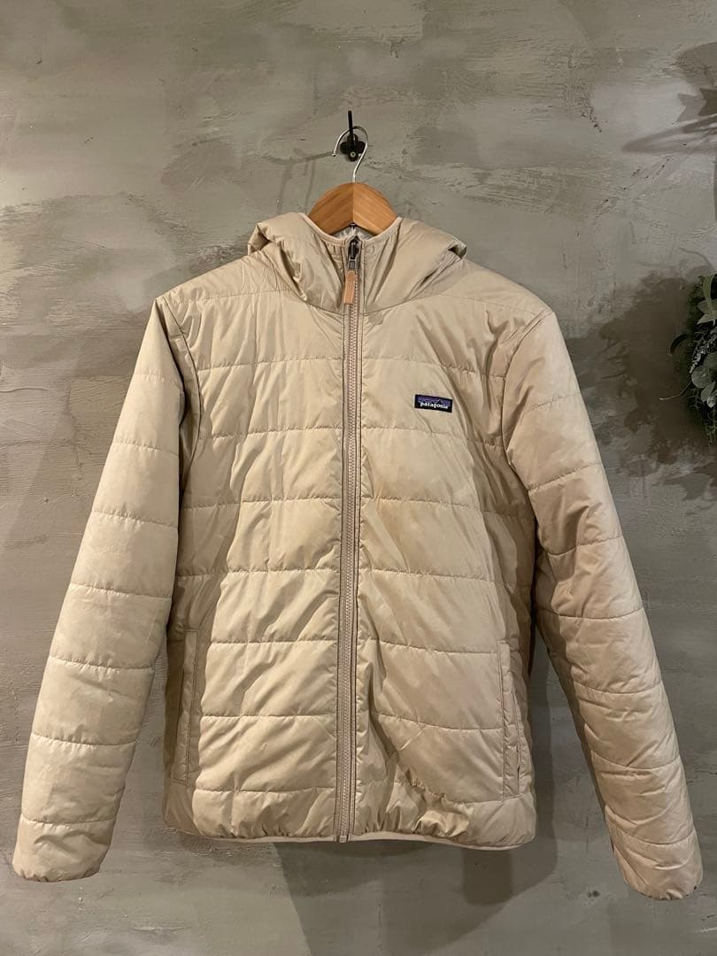 patagonia フード付きリバーシブルダウンジャケット