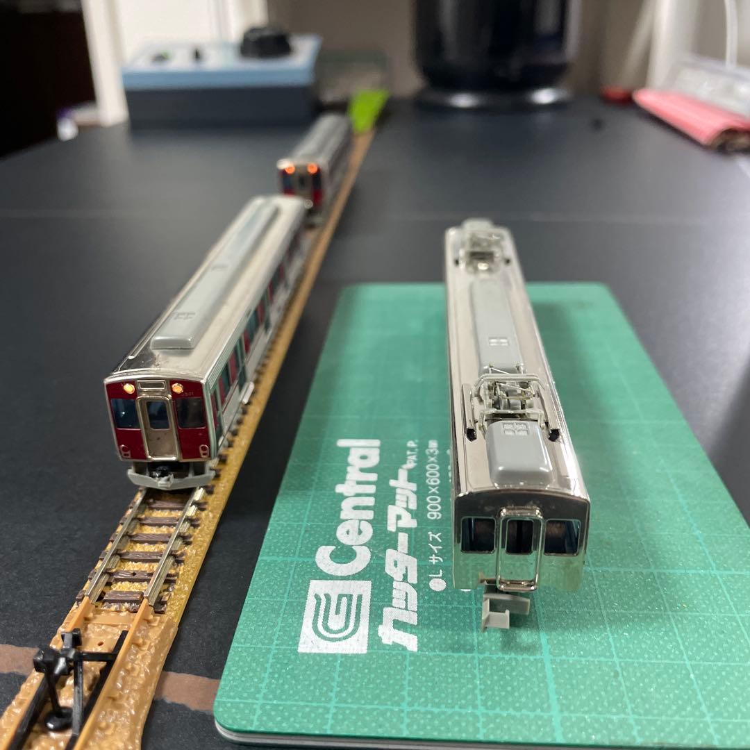 エンドウ 近鉄3000系ステンレスカ-3両ヘッドライト点灯[金属製美品