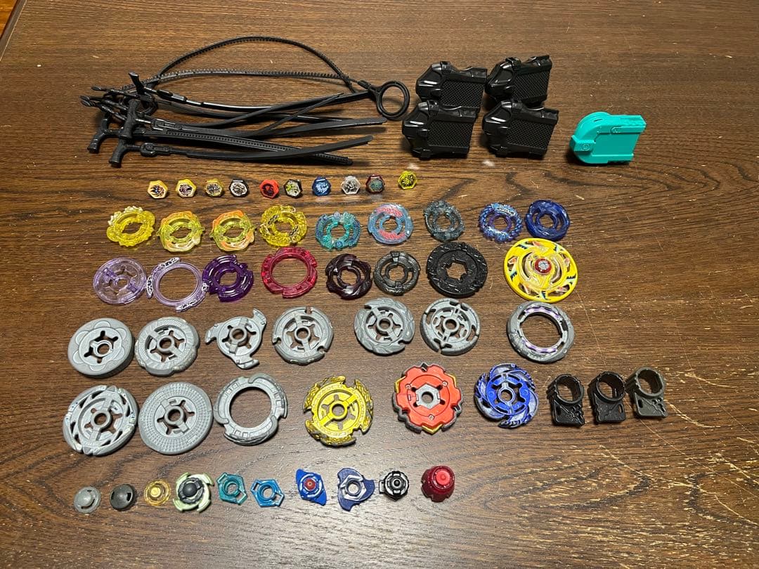 ベイブレードパーツセット　まとめ売り ベイブレードX 【パーツまとめて売り】全て新品未使用｜Yahoo!フリマ