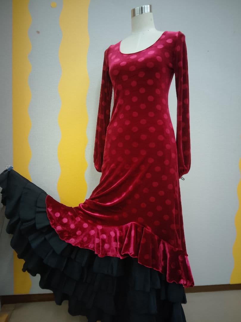 フラメンコ　ワンピース　伸びる生地　赤ベロア水玉　ワンピースのみ販売 フラメンコ 水玉 フリル ワンピース ブラック×レッド 2033br