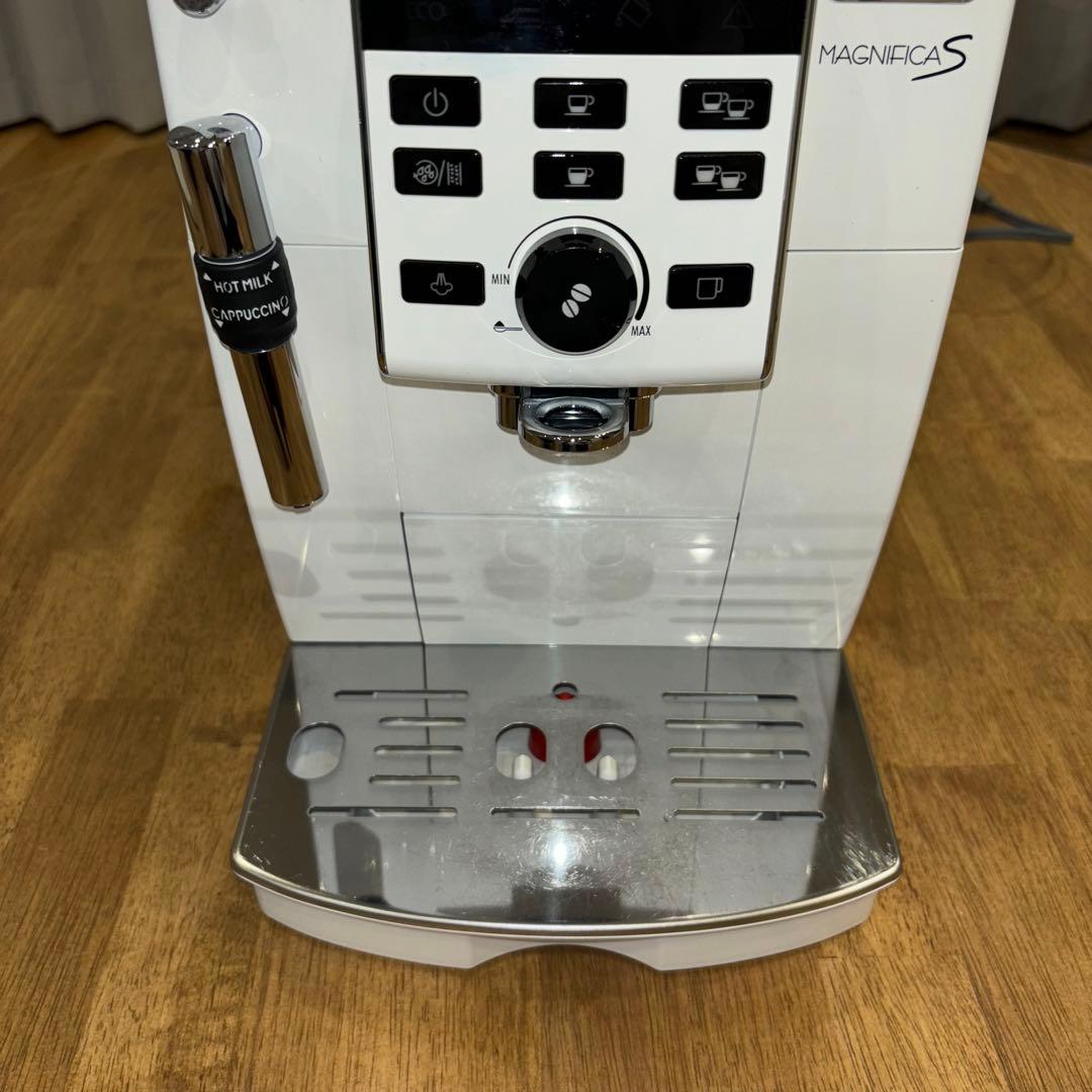 デロンギ マグニフィカS ホワイト ECAM23120WN