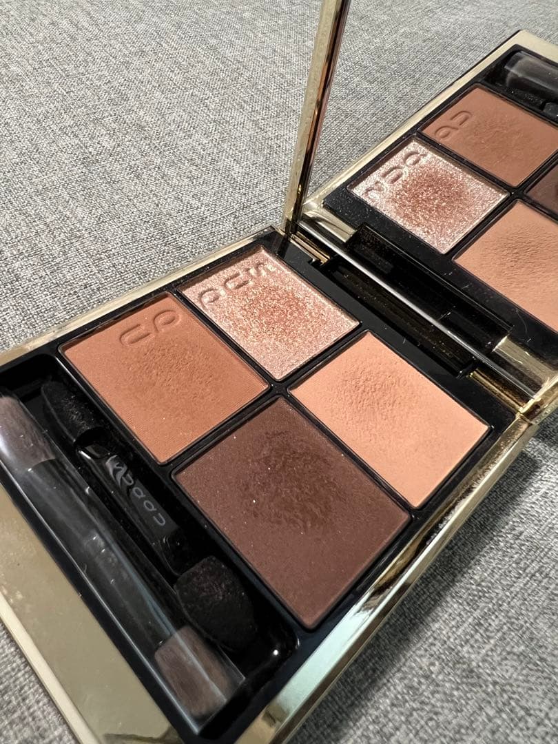 シグニチャー カラー アイズ (2025 ウィンター カラー コレクション)