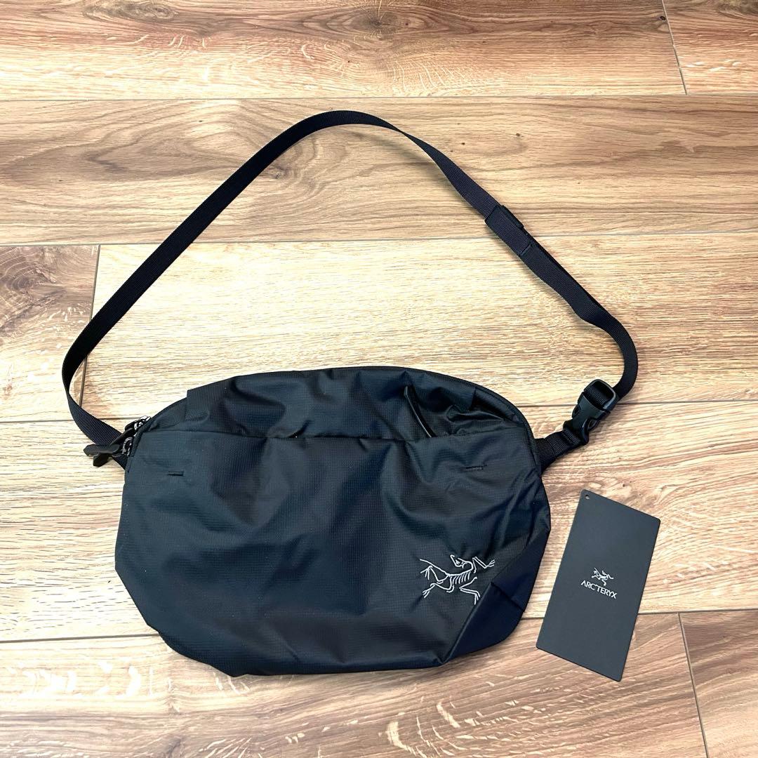 【正規品】Arc'teryx ヒリアド　クロスボディバッグ　ショルダーバッグ
