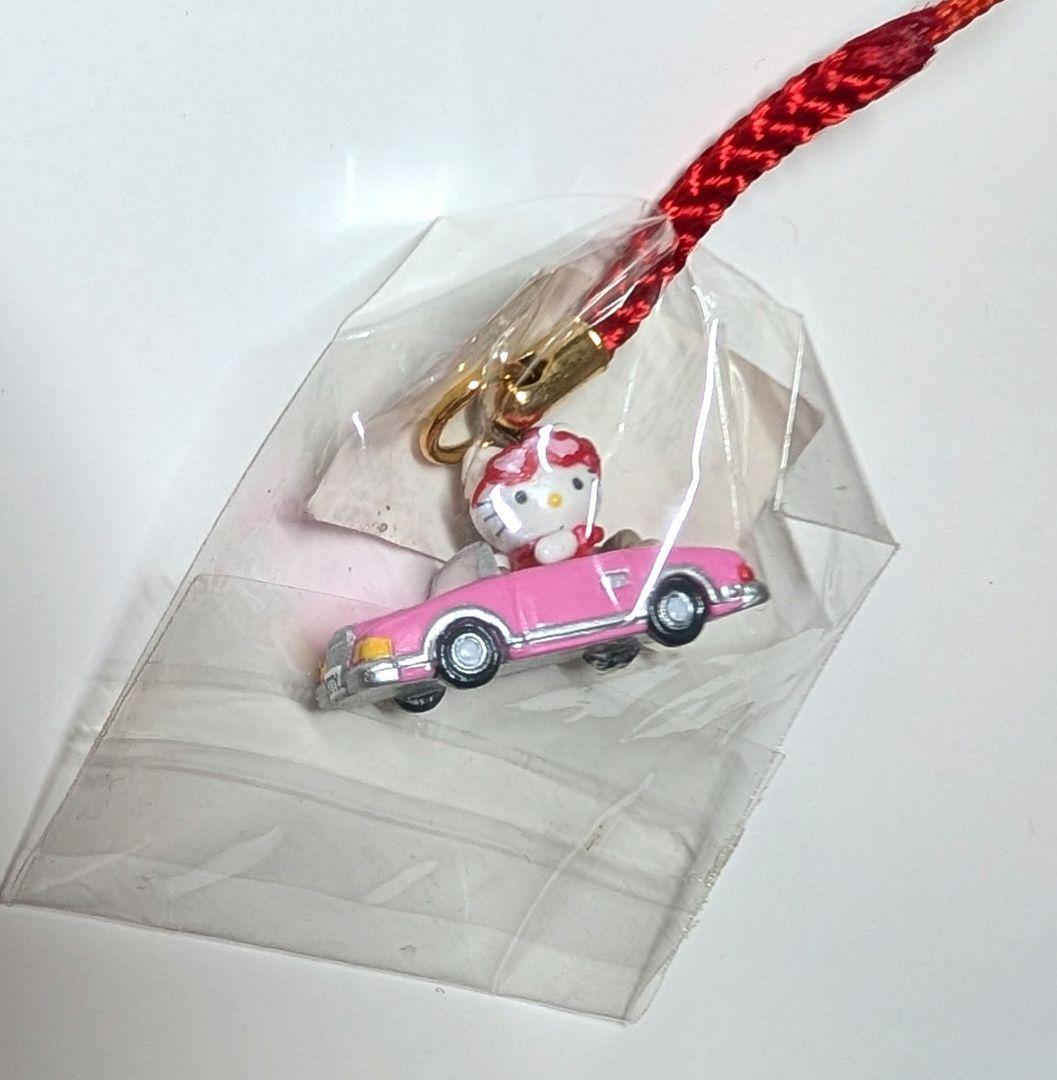 ユニバ　USJ　 ハローキティ　オープンカー