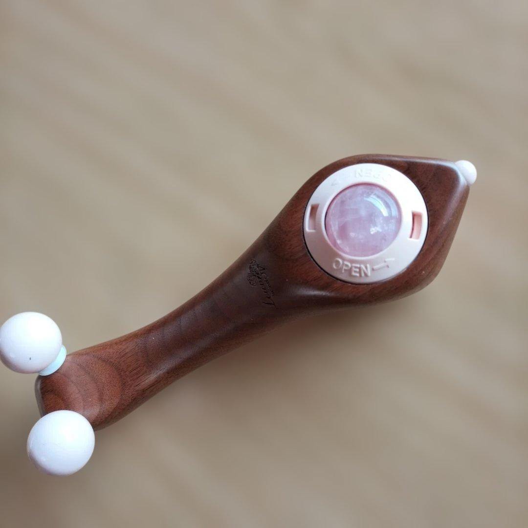 Sofill-e / LOUVREDO 美顔ローラー 木製ハンドル