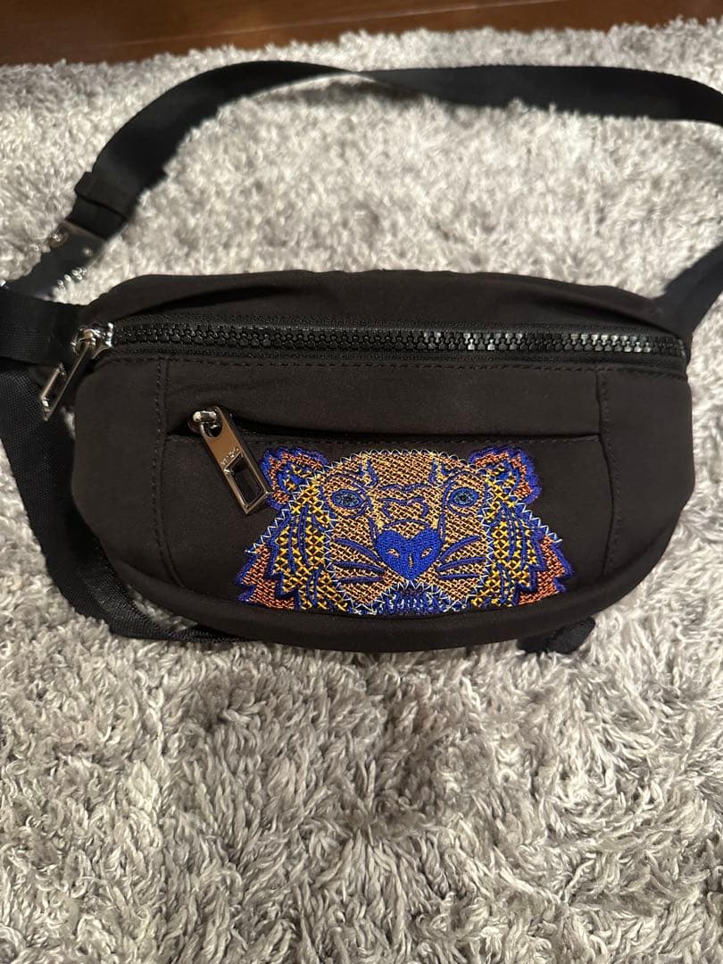 KENZO ウエストポーチ　ボディーバッグ　立体刺繍虎柄