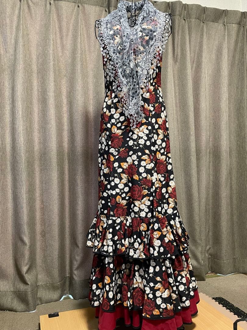 フラメンコ衣装　ワンピース・シージョ２点つき Sonia Johnes | フラメンコ衣装のソニア・ジョーンズ 公式ブランドサイト