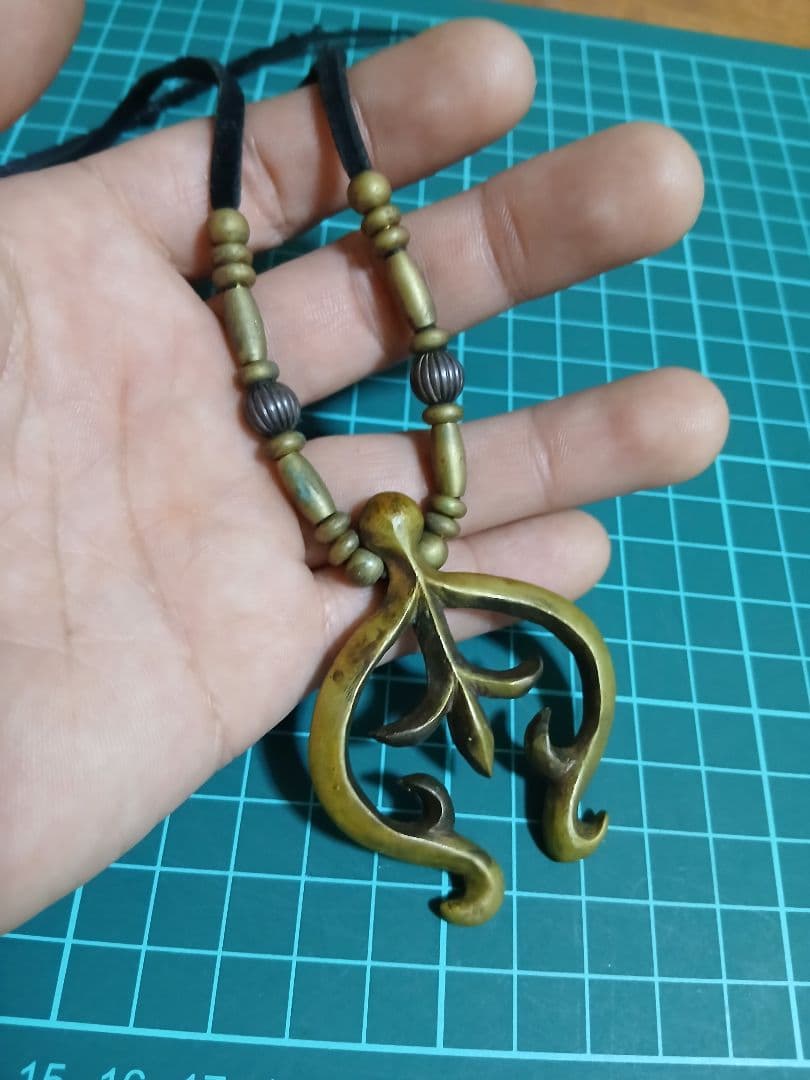 ナジャ、スカッシュブロッサムネックレス