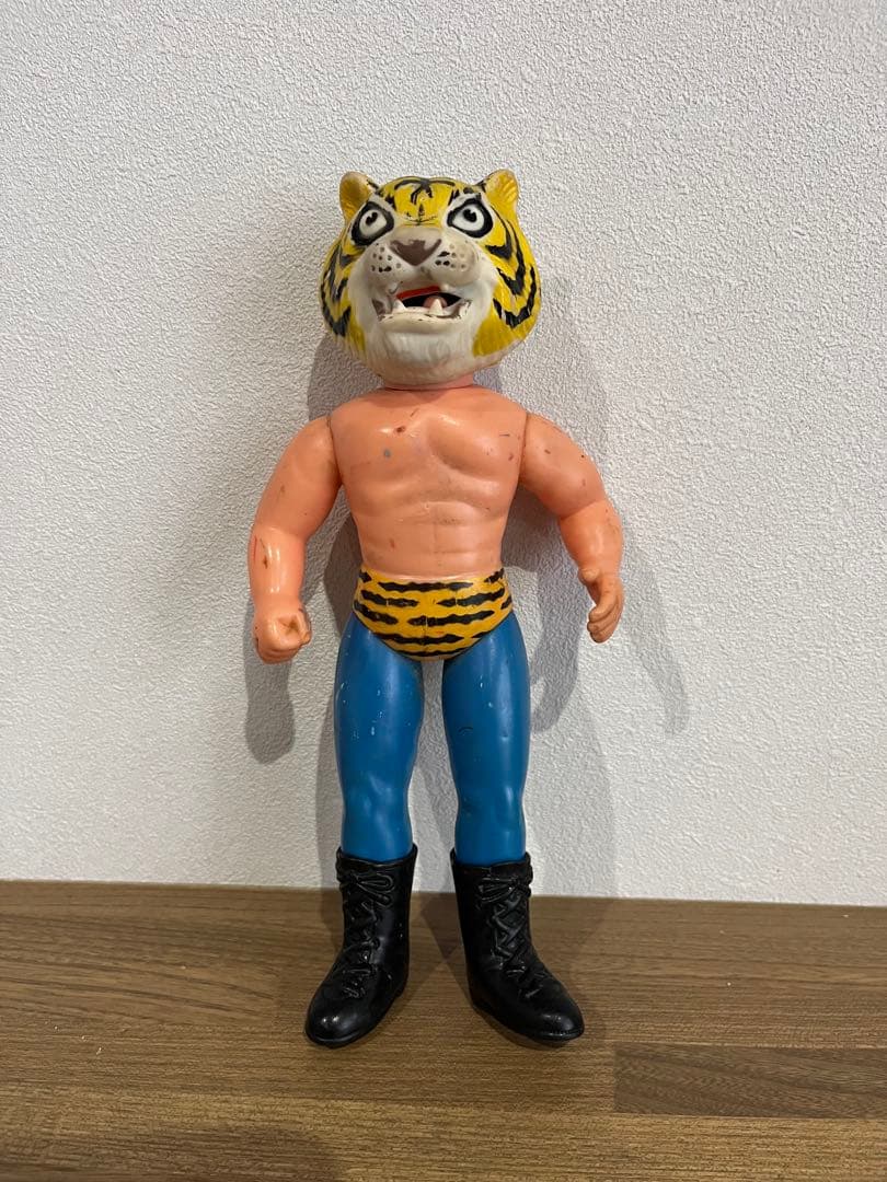 【当時物】タイガーマスク 中嶋製作所 ソフビ 25cm 亀マーク 面取れ レトロ 当時物 中嶋製作所 「タイガーマスク」 ソフビ スタンダード 25cm 亀