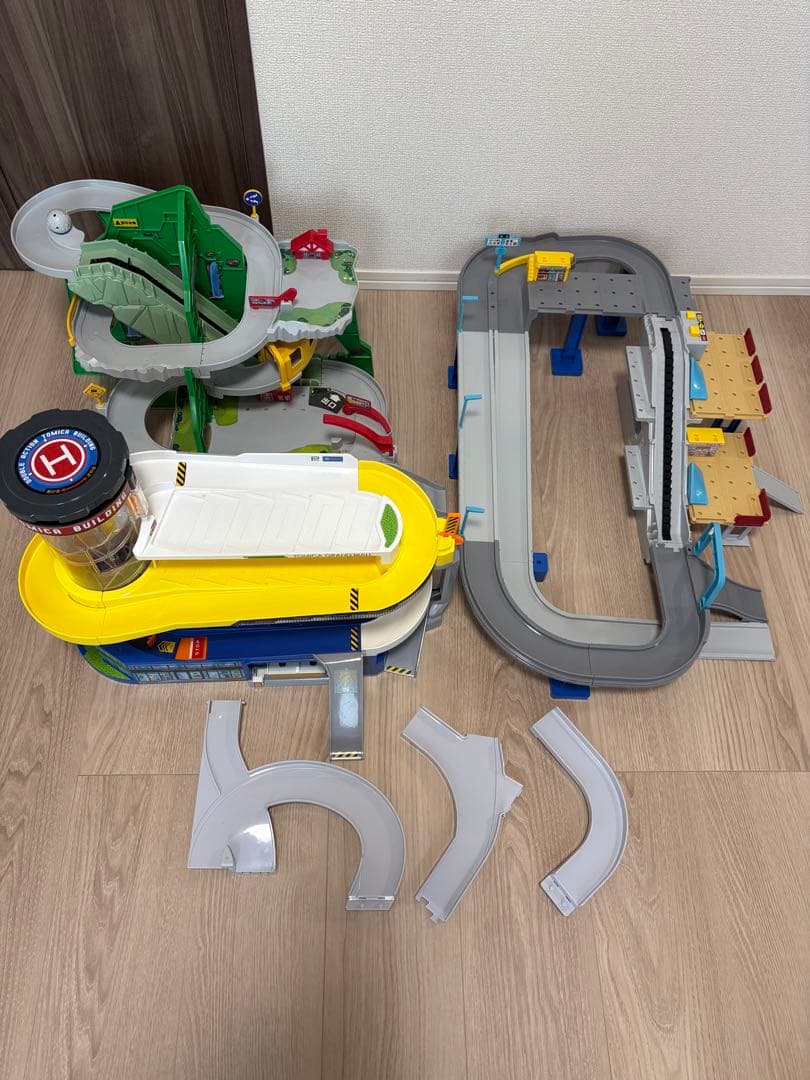 トミカ トミカワールド トミカビル やまのぼりドライブ トミカアクション高速道路