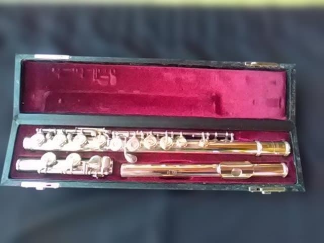 YAMAHA シルバーフルート ケース付き