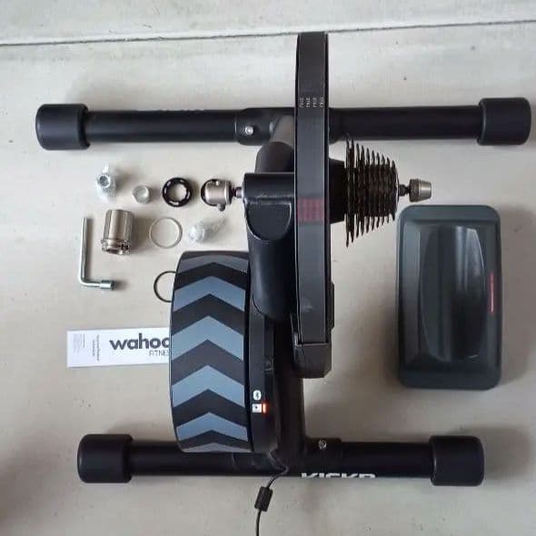 【送料無料】Wahoo Kickr Core スマートローラー 2020年