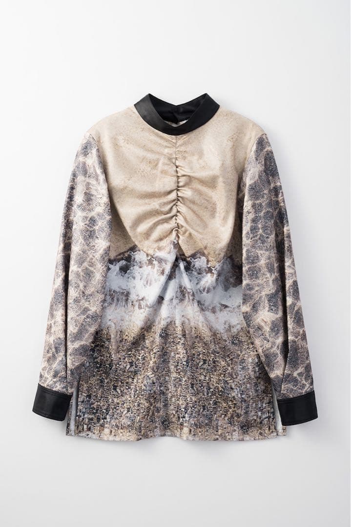 ミューラル　トップス