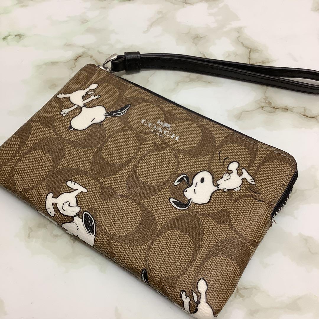 a*u様 新品　COACH コーチ　スヌーピー柄 ポーチ　古銭入れ　カードケース