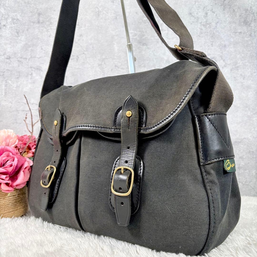 【定番】 ブレディ 黒 ショルダーバッグ アリエルトラウト メッセンジャー