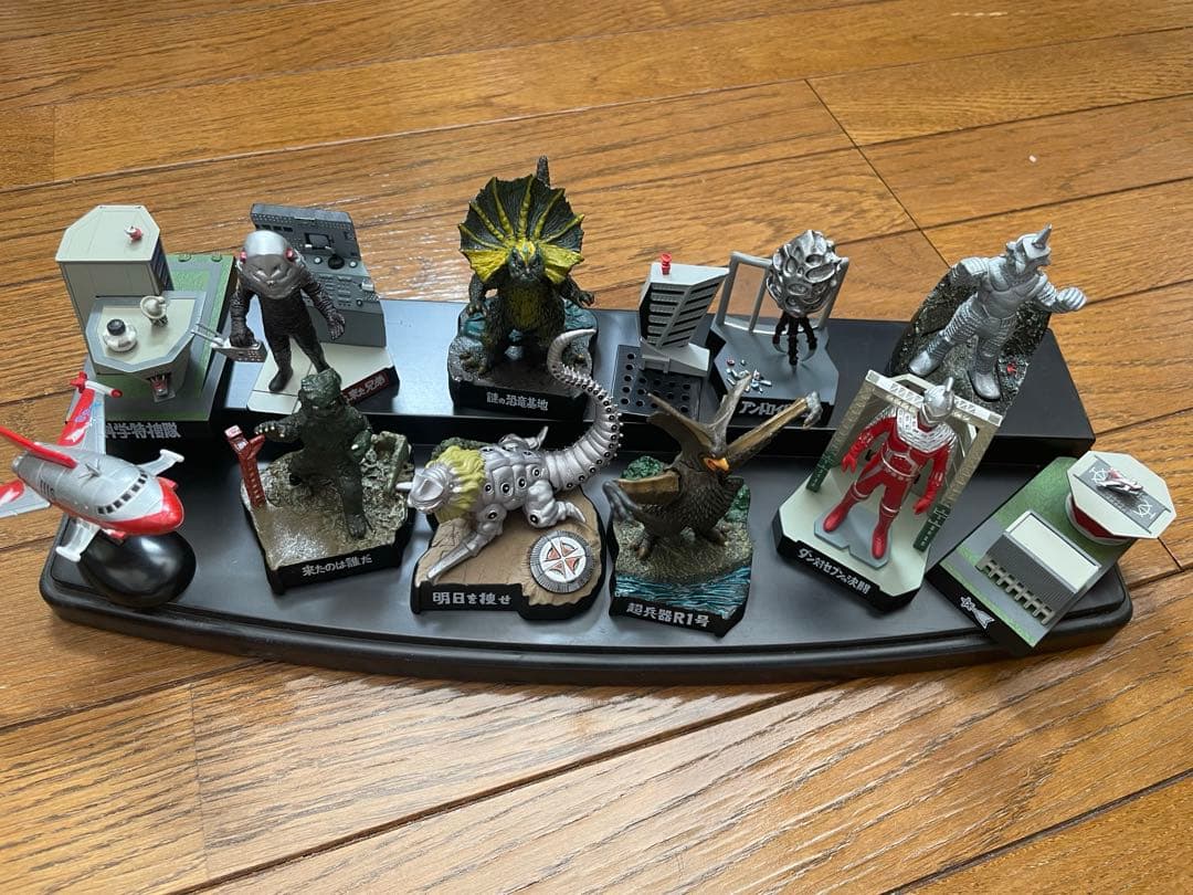 ウルトラマン　怪獣名鑑他　特撮フィギュアセット
