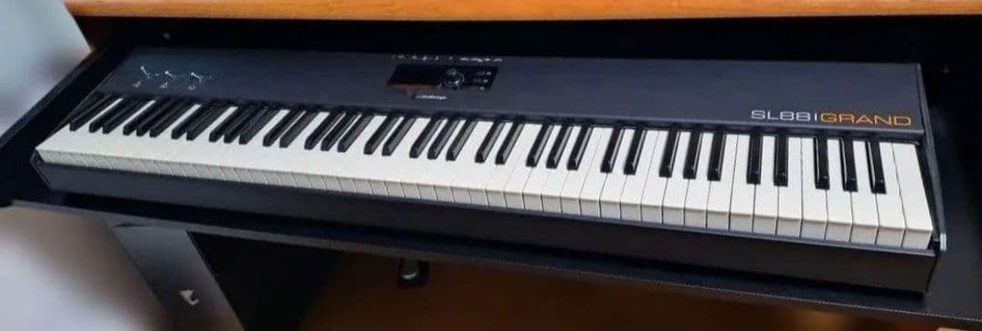 鍵盤楽器 Studiologic SL88 GRAND Amazon.com: Studiologic SL88 Grand 88-Note Graded Hammer Action