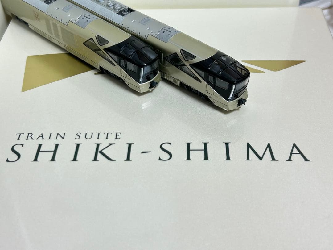 鉄道模型　Nゲージ　KATO 10-1447 E001形　四季島