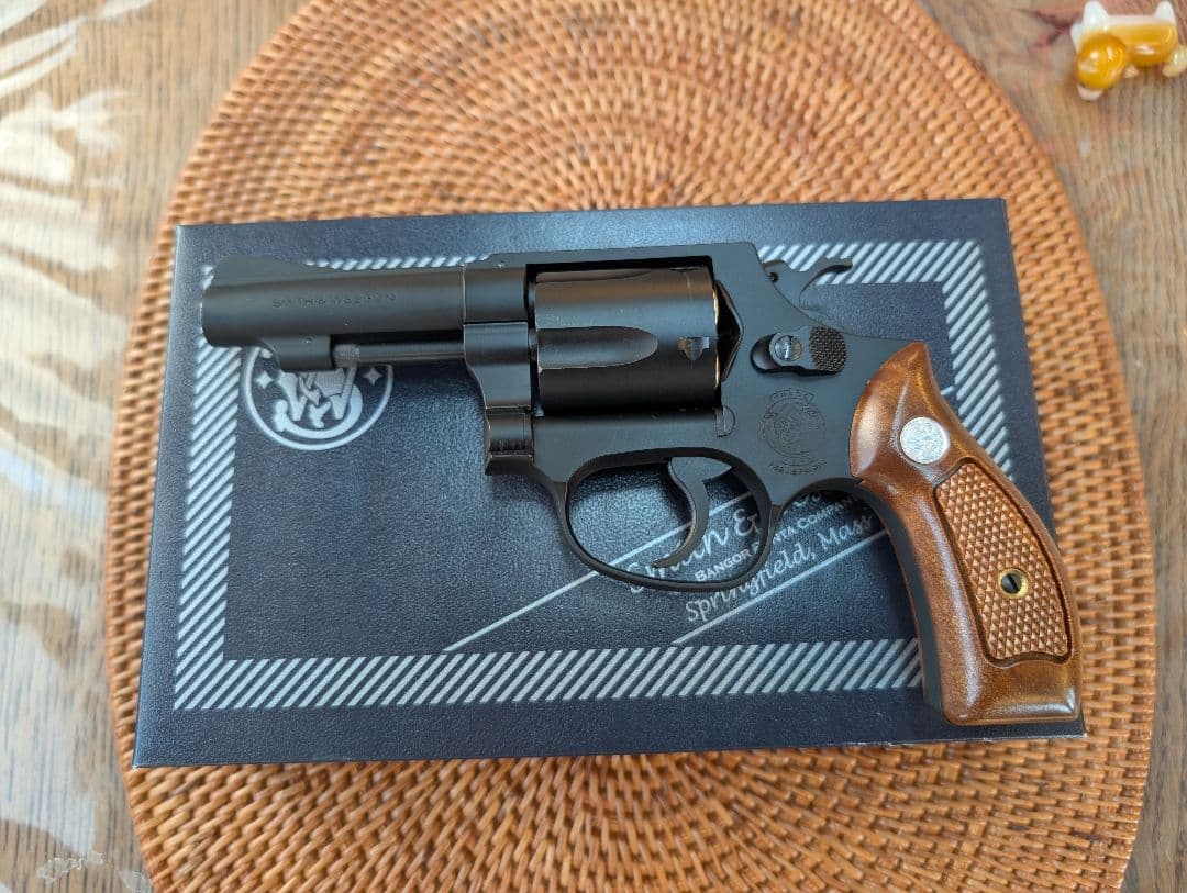 リボルバー トイガン ブラック ウッドグリップ ☆HOGUE S&W Jフレーム センチニアル/ボディーガード用 ラバーテイマー