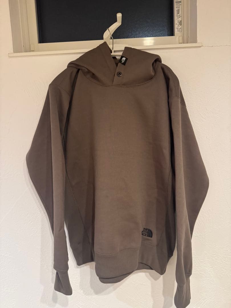 週末特別セール限定商品The North Face フードパーカー THE NORTH FACE（ザ ノースフェイス） パーカー 「韓国限定・日本未