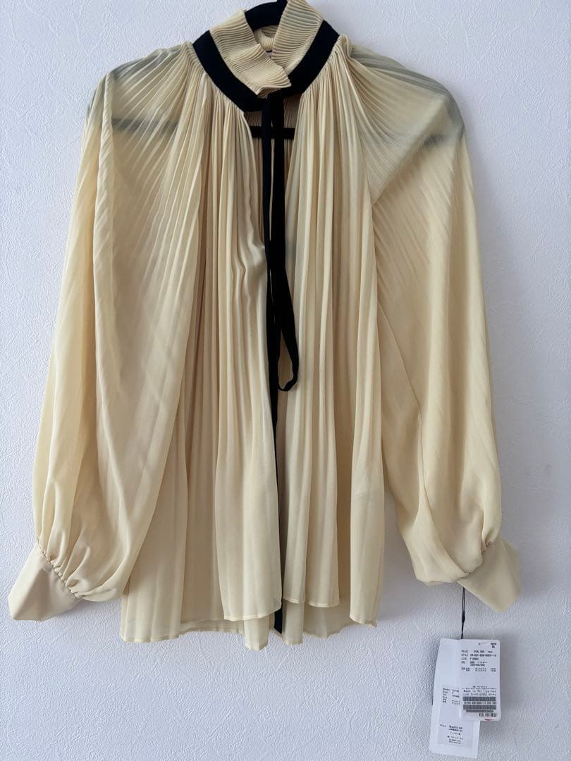 新品未使用L’UNEリュンヌプリーツブラウスイエローリボンシャツVERMEIL 2026年最新】リュンヌ ブラウスの人気アイテム - メルカリ