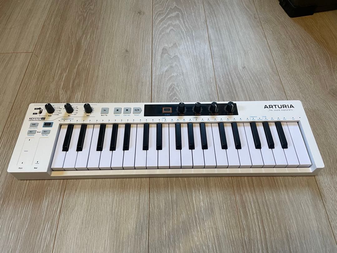 【美品】Arturia KeyStep 37