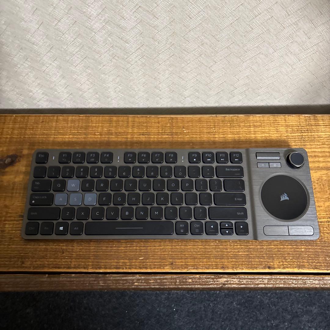 CORSAIR K83 ワイヤレス　エンターテイメント　キーボード　コルセア