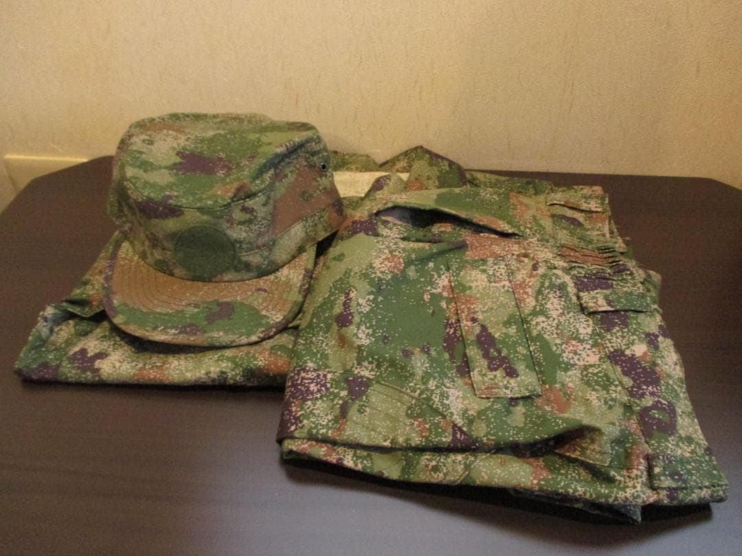 未使用　中国軍　21式　星空迷彩　上下セット　帽子付き　サイズS　軍服　迷彩服