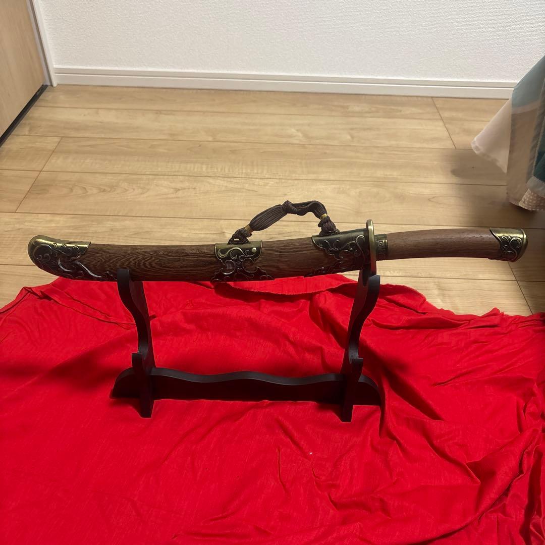 伝統的な唐刀 木製装飾付き Amazon.co.jp: 【Azuiblc】木製刀 南泉一文字 打刀 模造刀 コスプレ