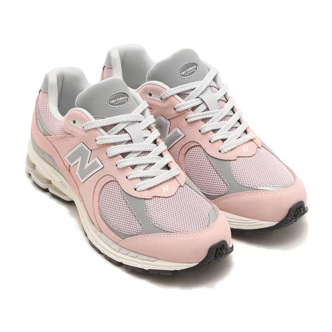 靴 New Balance M2002RFC
