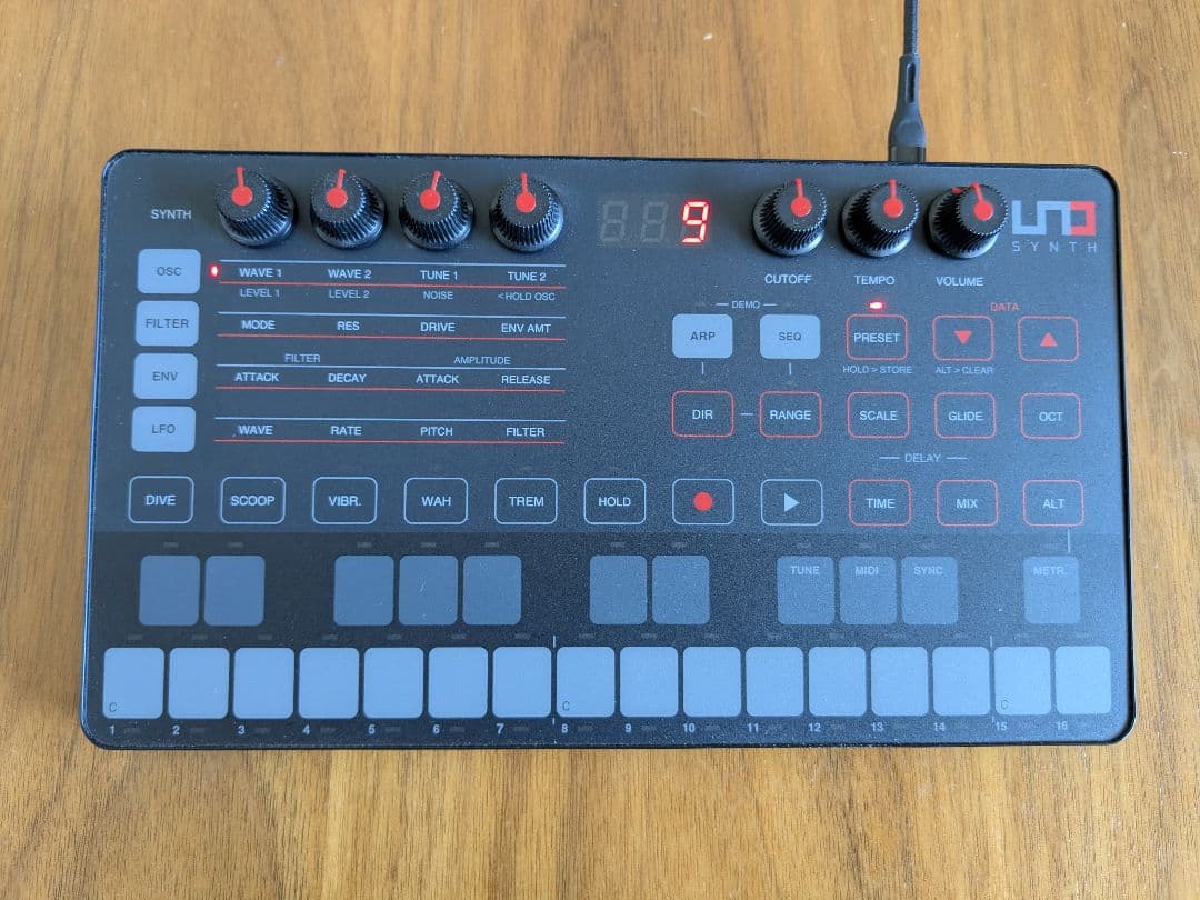 UNO Synth アナログシンセサイザー