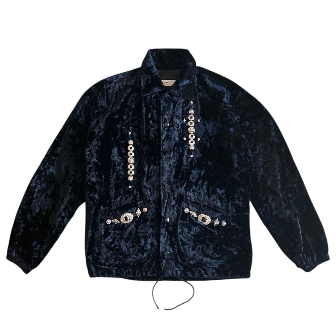 toga virilis ネイビー クラッシュベルベット スタッズブルゾン TOGA VIRILIS Spring Summer 2026 now available at TOGA STORES
