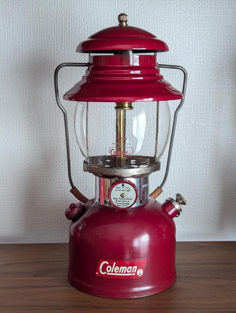 美品 コールマン Coleman 200A バーガンディ ランタン 希少モデル 希少200Aバーガンディ！程度良好レア個体を2台ご紹介いたします