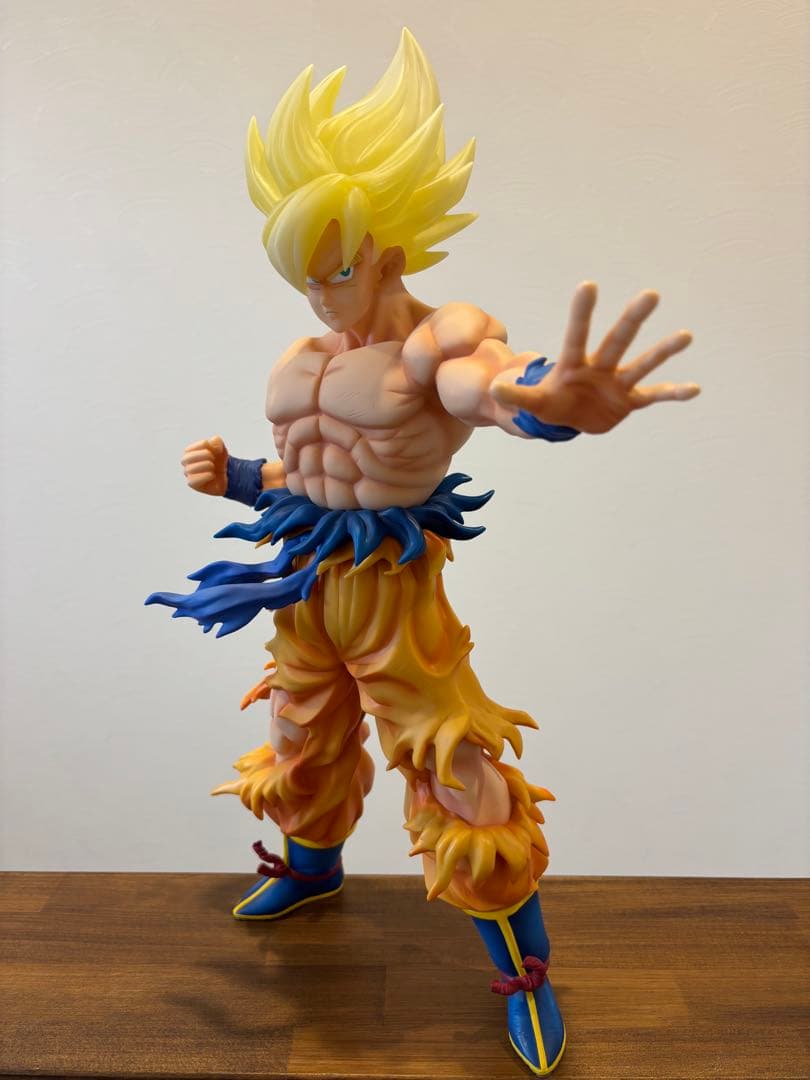 ギガンティックシリーズ　ドラゴンボール　超サイヤ人孫悟空　フィギュア