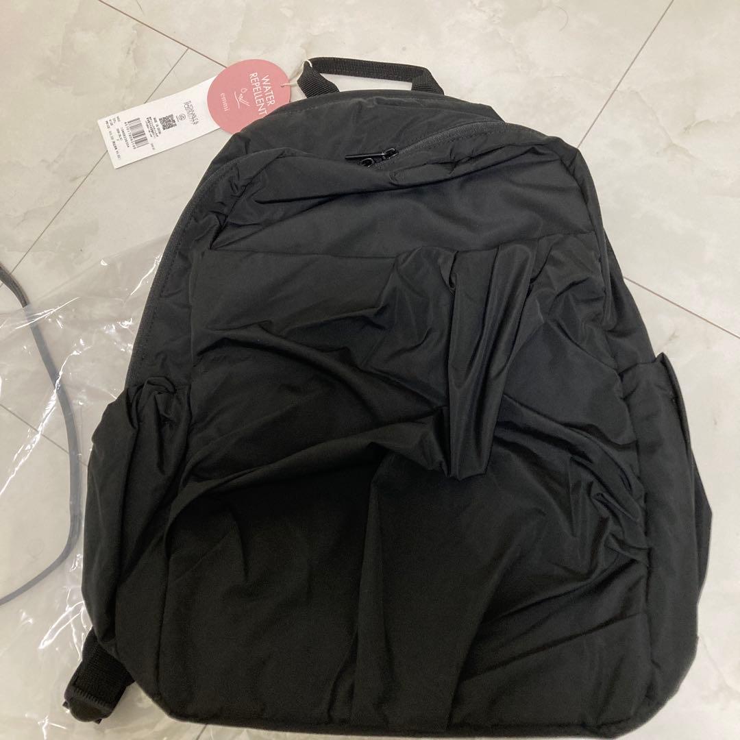 emmi ブラックナイロンリュック 未使用