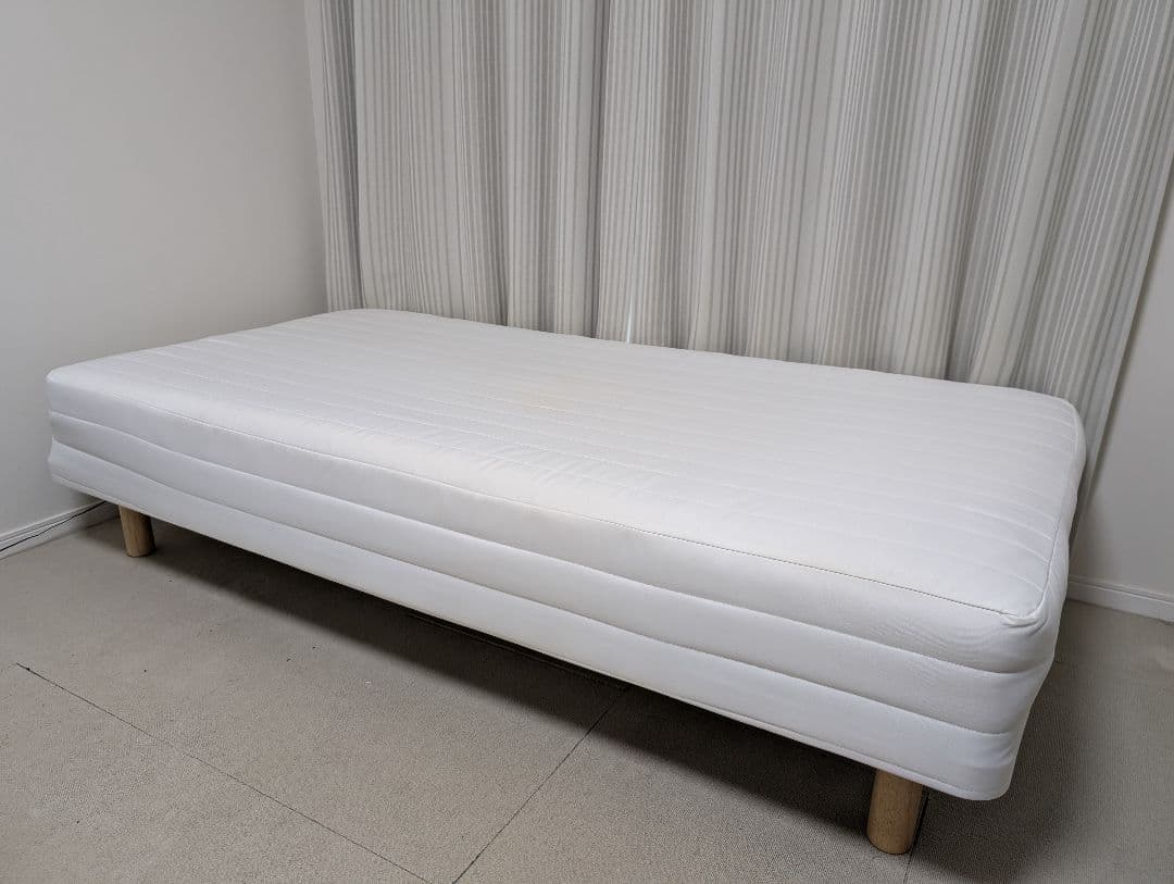 シングル脚付きマットレス ホワイト