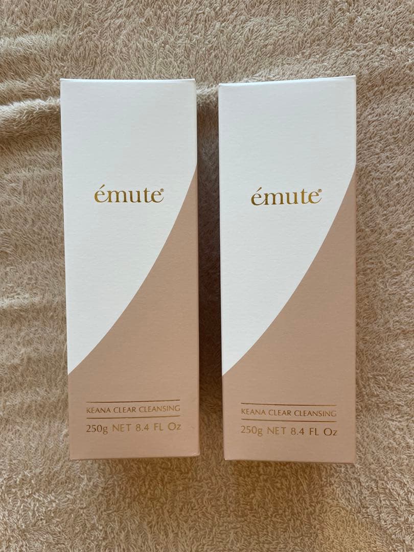émute 毛穴クリアクレンジング 250g