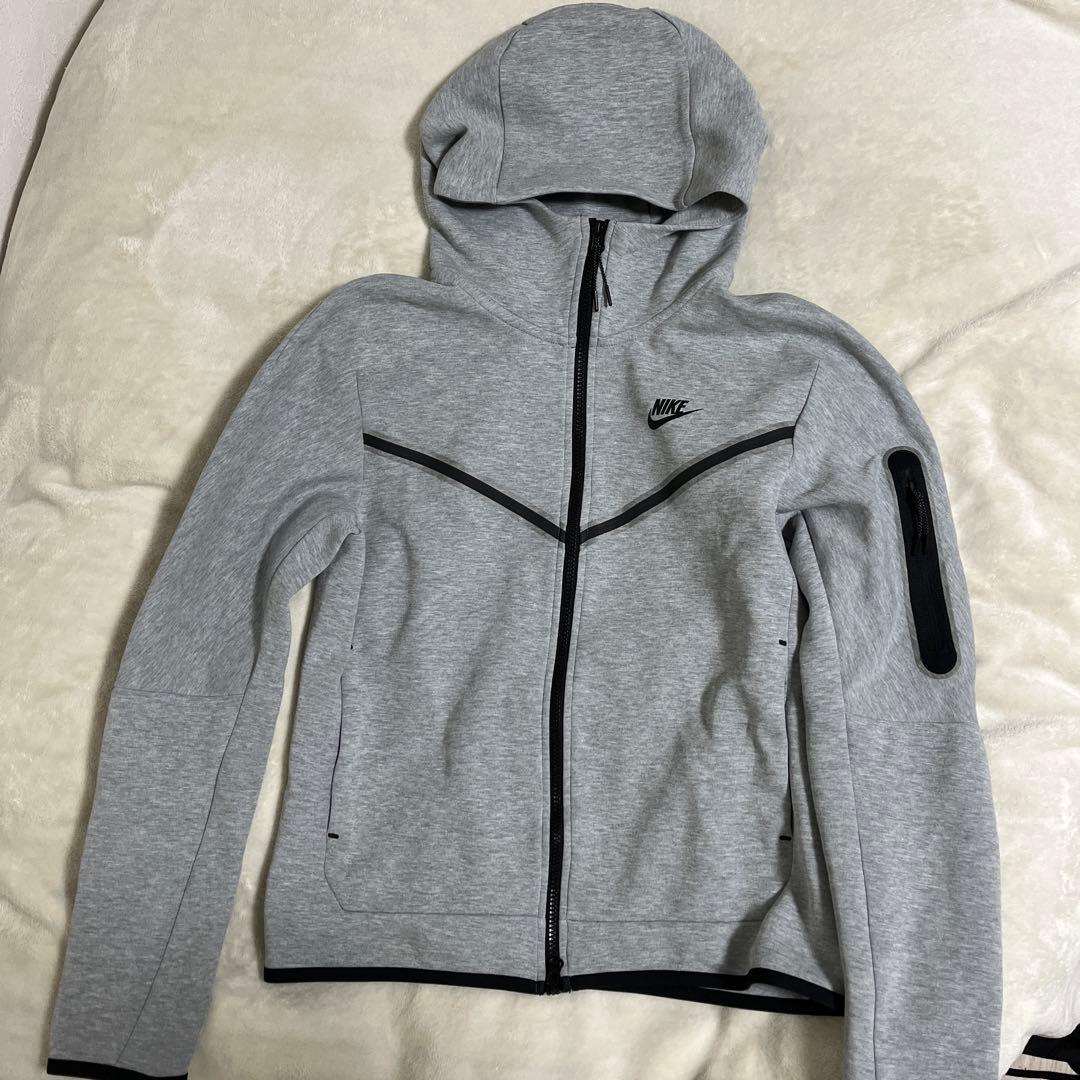 ナイキ　テックフリース　サイズM 美品