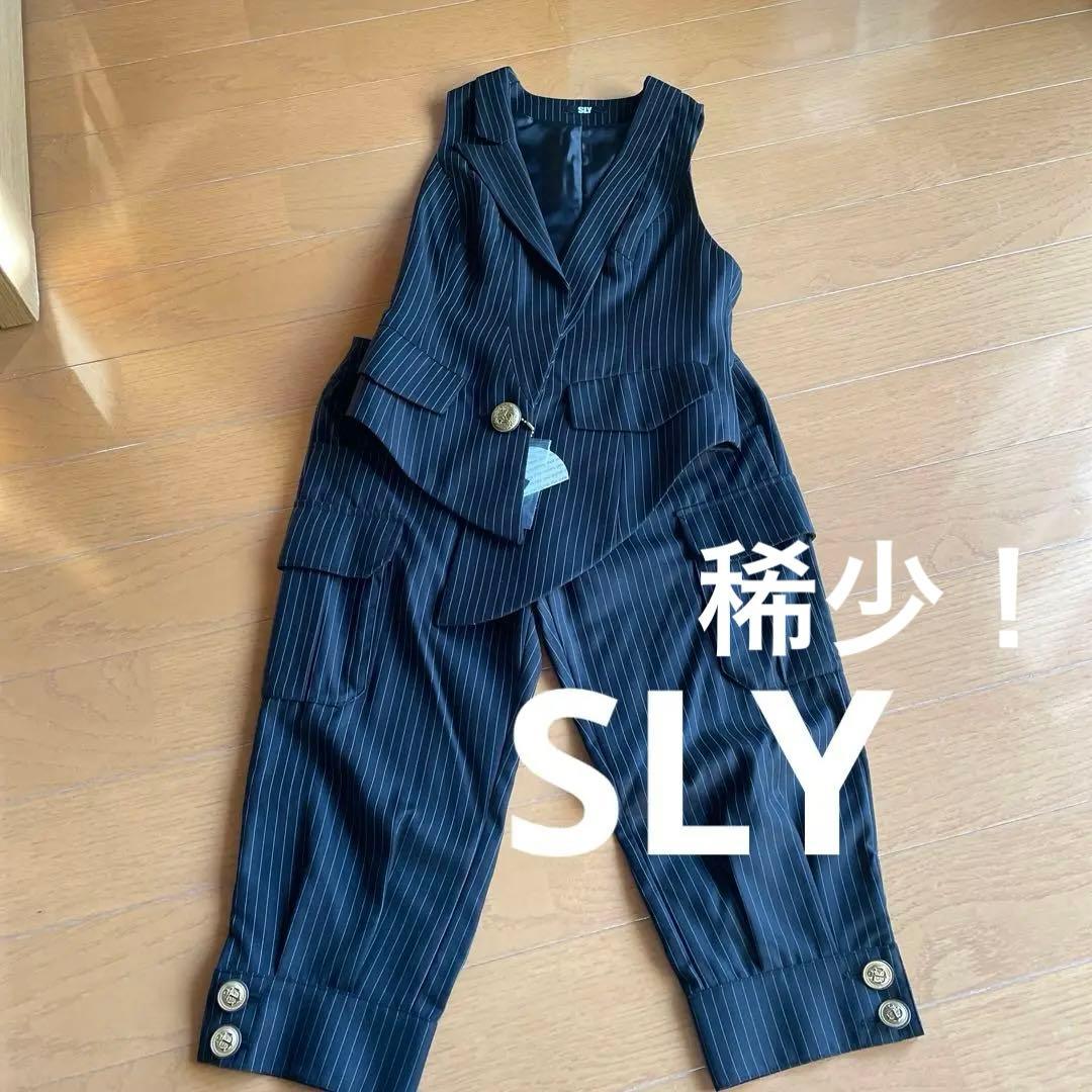 セール！稀少‼️新品未使用タグ付きのSLYパンツスーツ❣️
