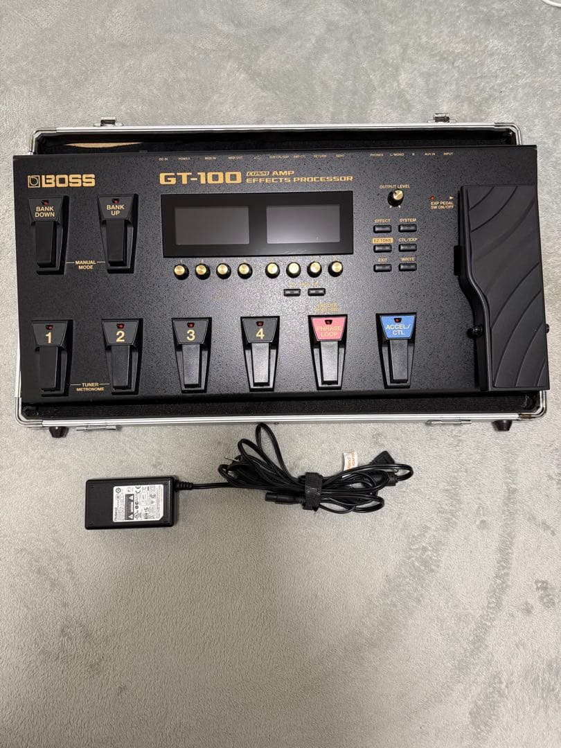 BOSS GT-100 ギターエフェクター レビュー】まだまだ現役で使えるマルチエフェクター BOSS GT-100