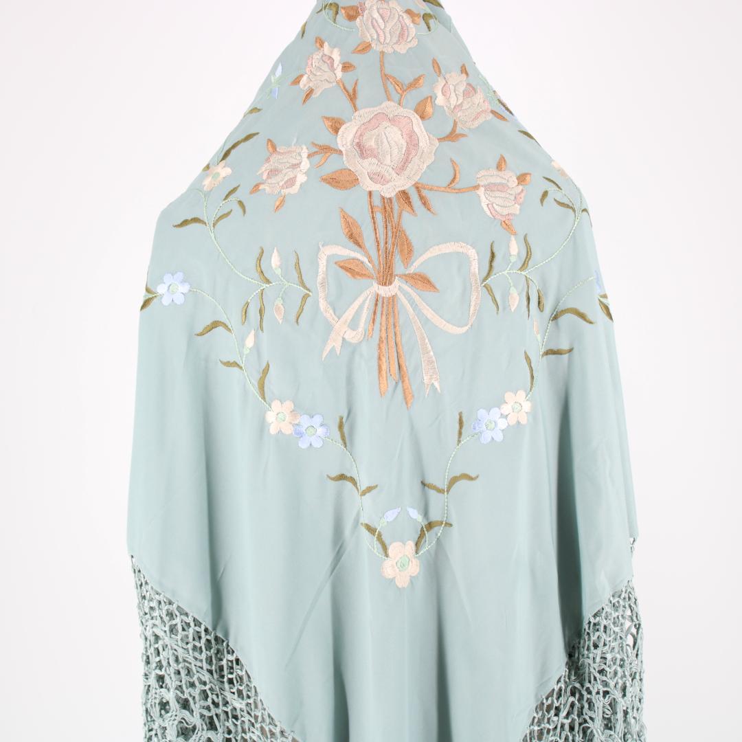 美品 フラメンコ衣装】グリーン マントン シージョ フレコ 刺繍 花柄