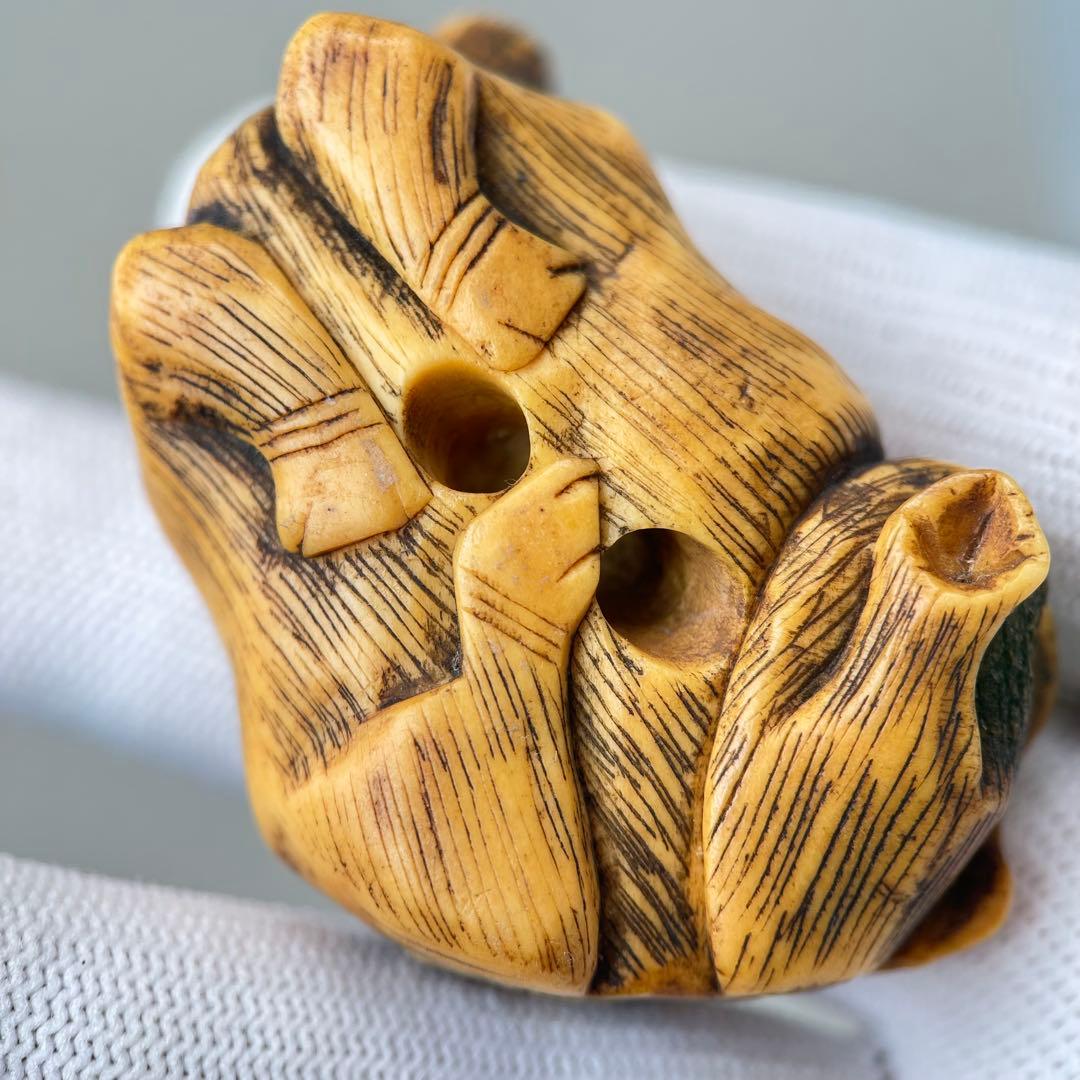 牛の彫刻 小型 彫刻極上根付天然素材アンティーク骨董飾り物古美術置物