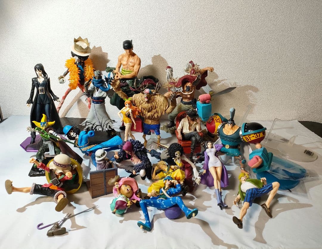 ☆　ワンピースフィギュア　まとめ売り　ロビン　ブルック　ゾロ　白ひげ　コラソン