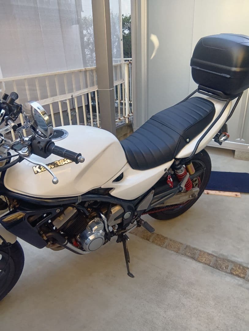 バリオス2 ZR250B-002〜外し　KING ROAD88 シート