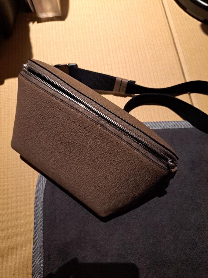 【ボナベンチュラ】ブラウンレザー ボディバッグ