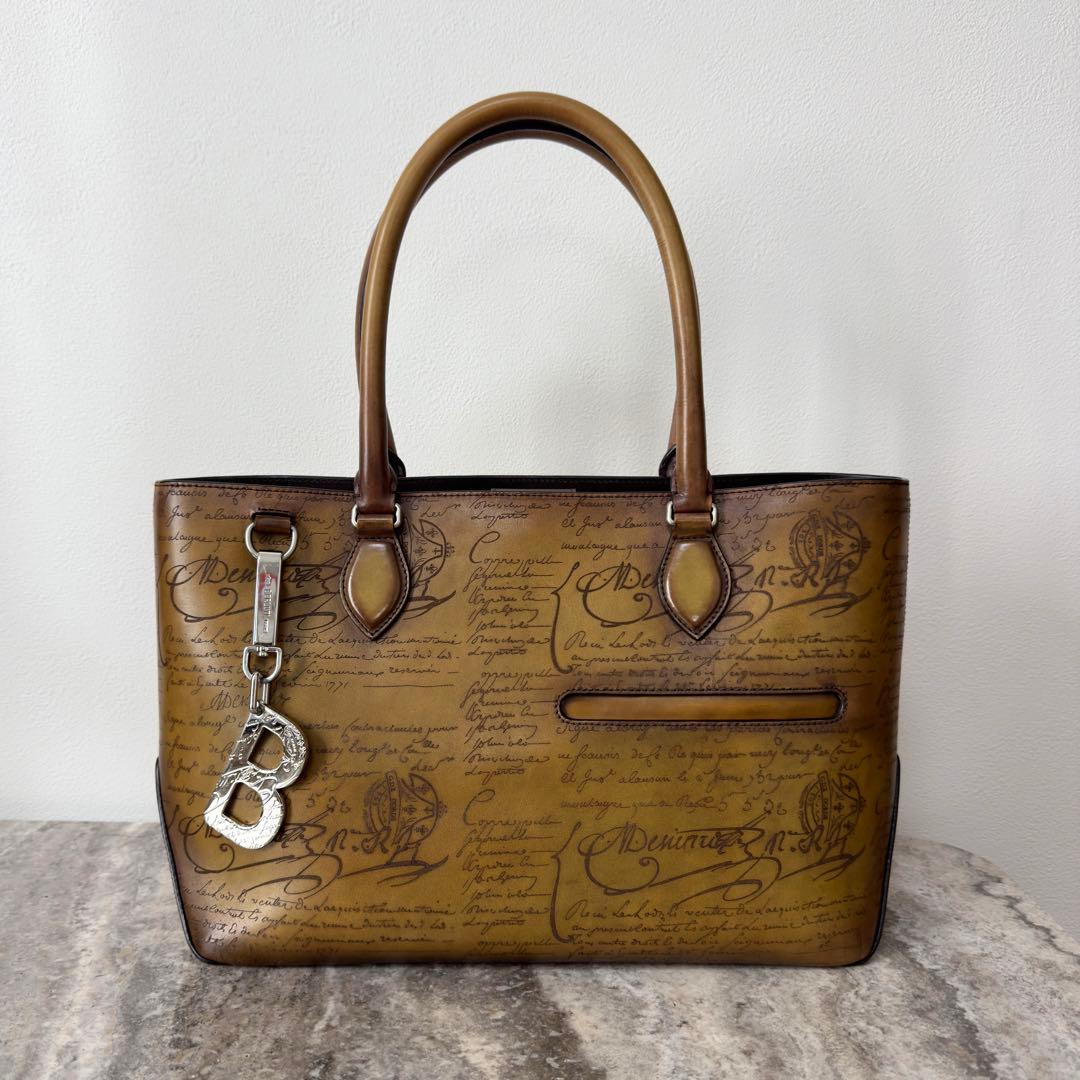 限定 定価49万円 ベルルッティ トゥジュールミニ スクリットレザートートバッグ