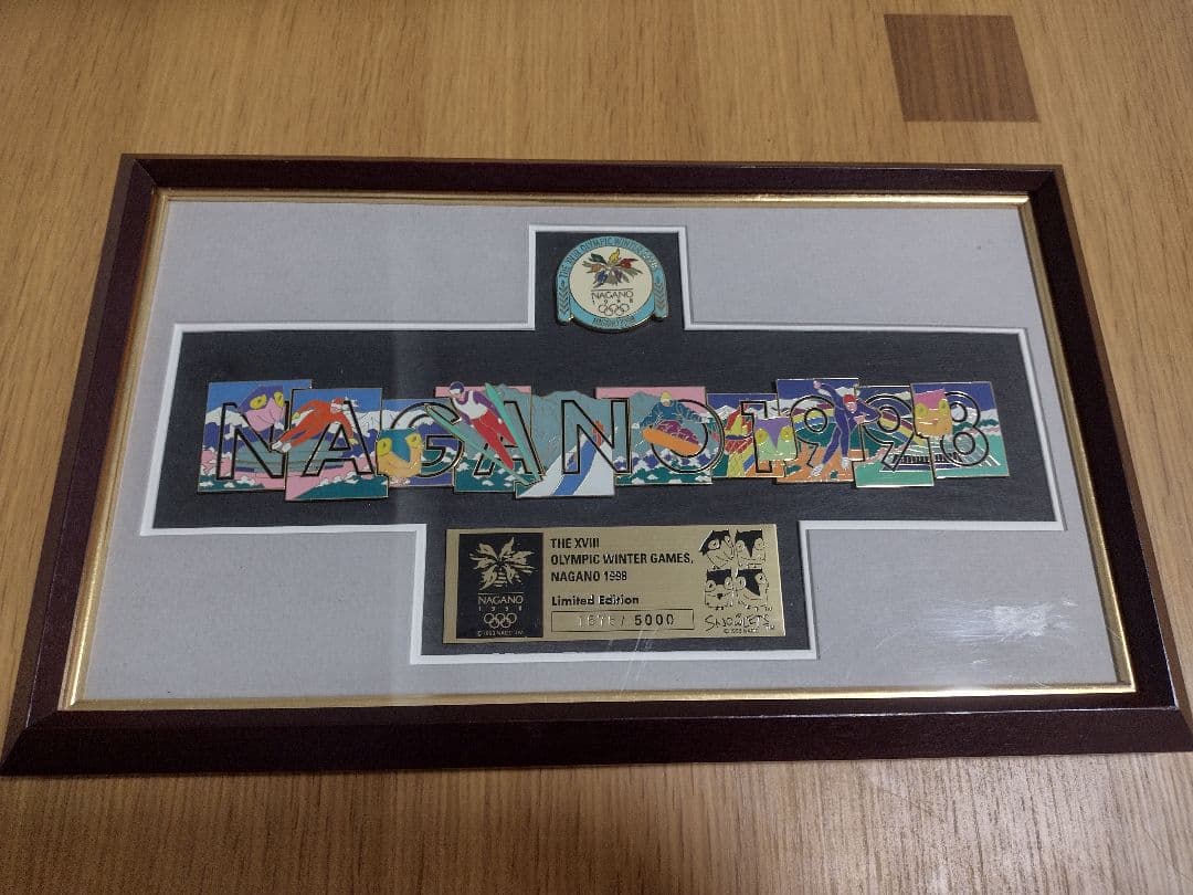 1998年長野冬季オリンピック 限定版ピンバッジ 1998長野冬季オリンピックの公式記念 スノーレッツ 金銀銅メダル