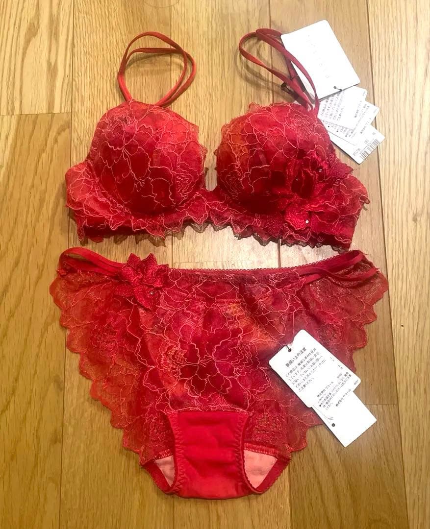 Toto　新品タグ☆ワコール パルファージュ☆ブラジャーC65 ショーツM